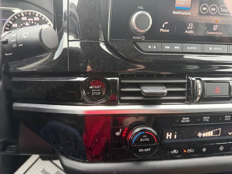 Used 2025 Nissan Pathfinder SV FWD image 20