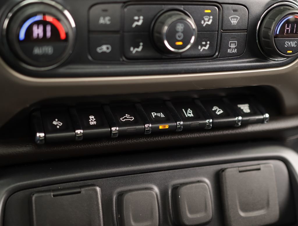 Used 2019 GMC Sierra 3500 Denali w/ Duramax Plus Package AWD/4WD image 18