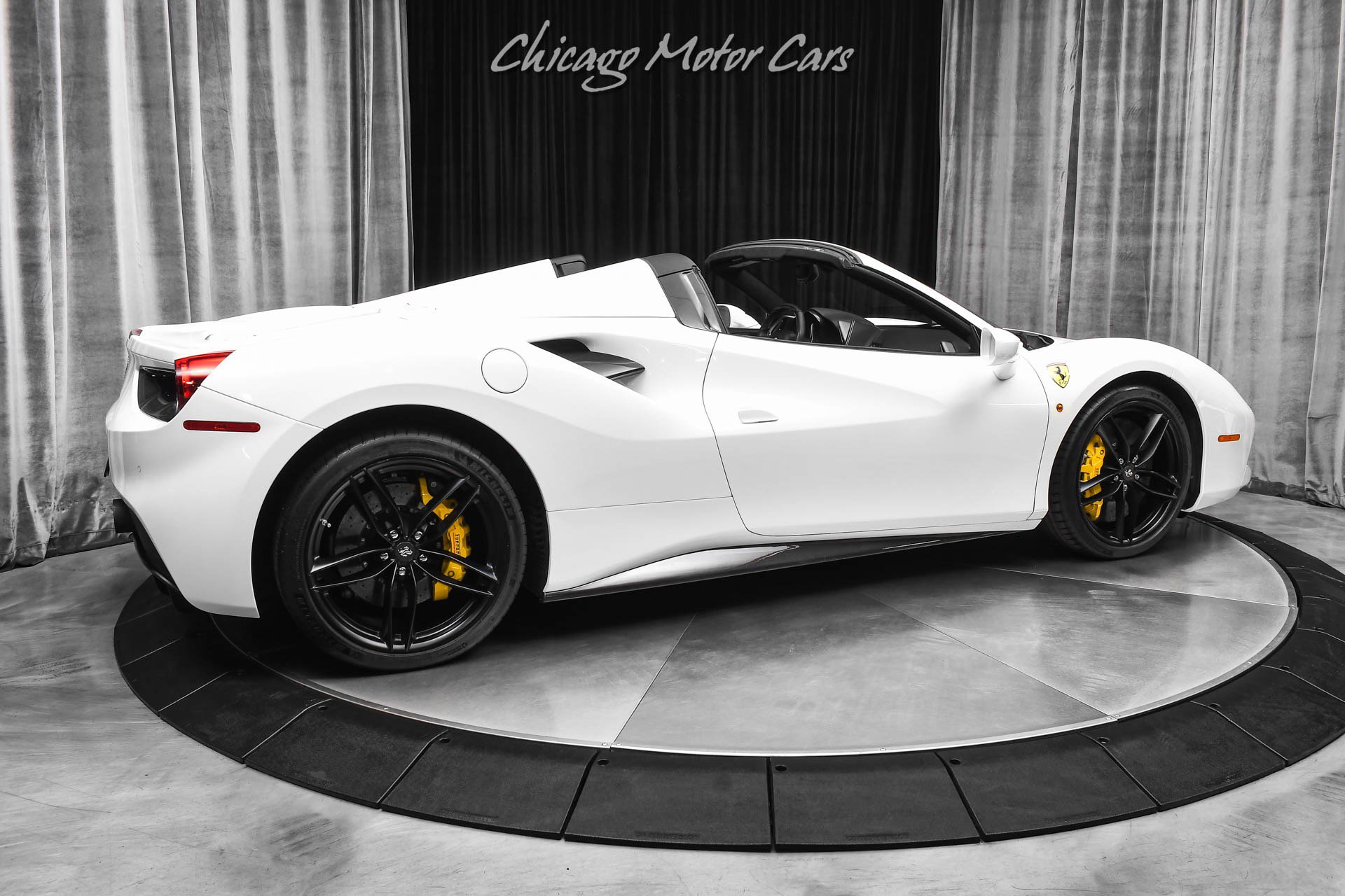 Used 2017 Ferrari 488 Spider image 5