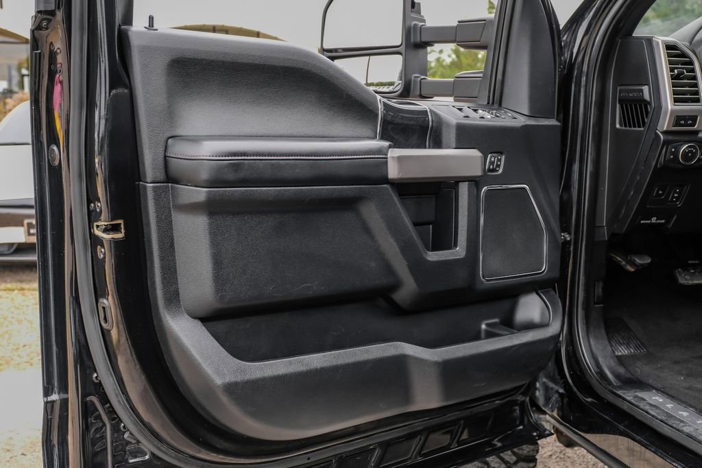 Used 2020 Ford F250 Platinum w/ Tremor Off-Road Package AWD/4WD image 36