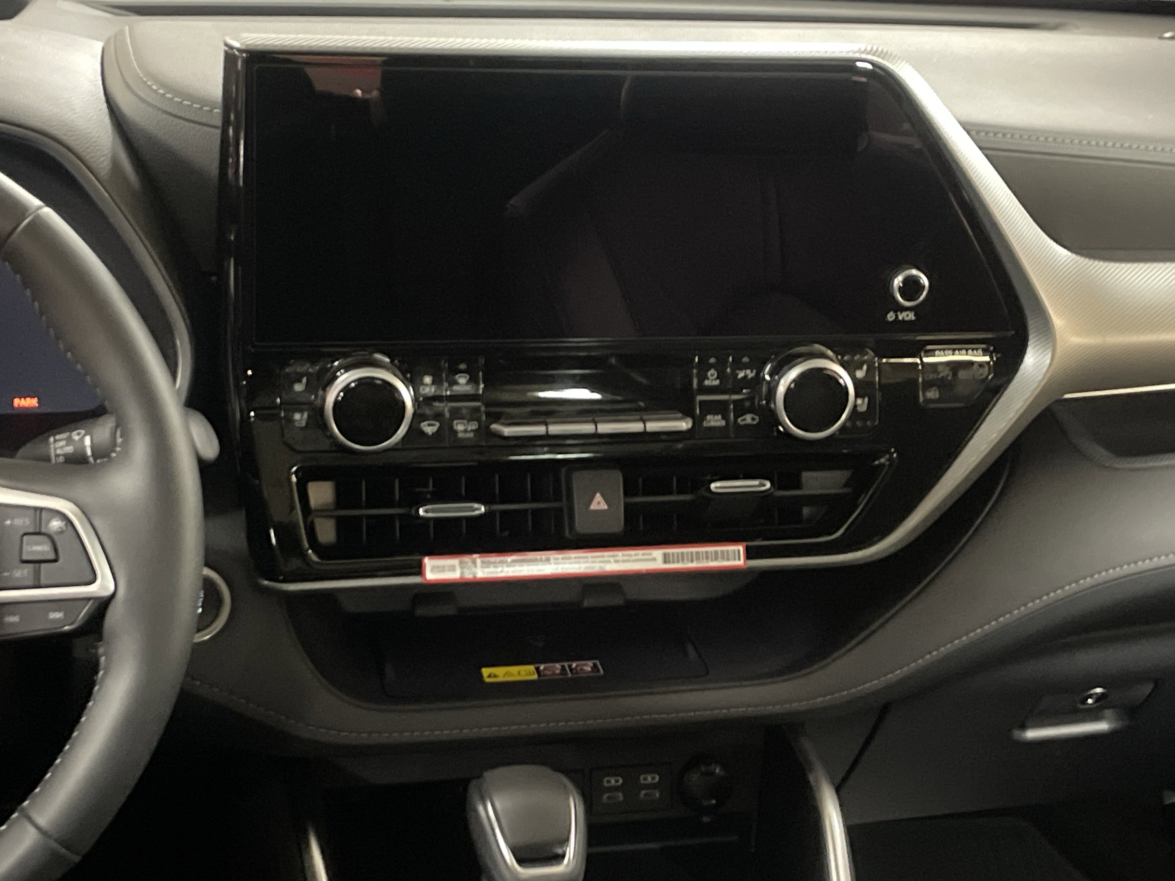 Certified 2025 Toyota Highlander Platinum image 31