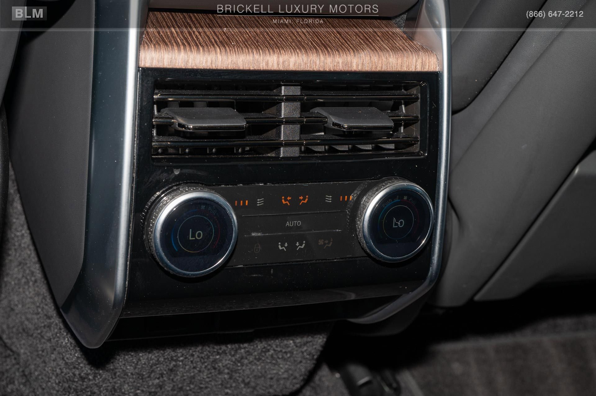 Used 2023 Land Rover Range Rover SE image 24