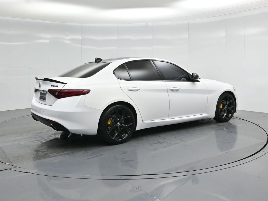 Used 2021 Alfa Romeo Giulia Ti w/ Nero Edizione image 28