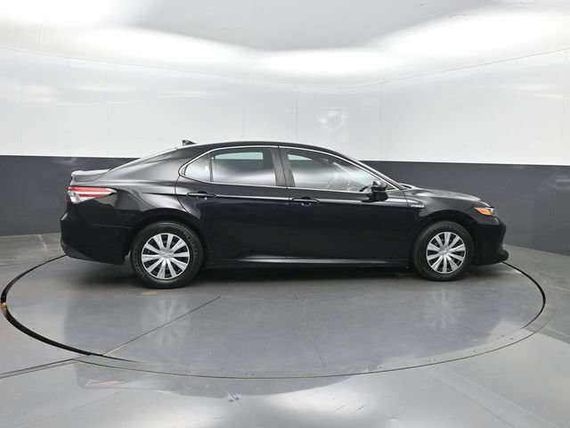 Used 2019 Toyota Camry LE FWD image 32