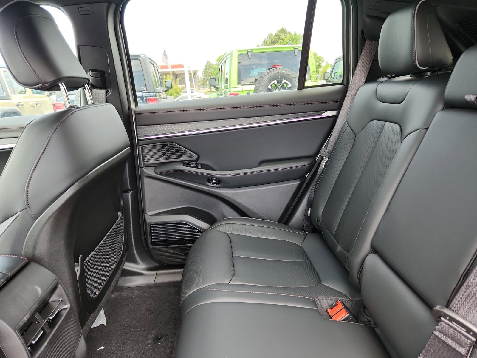 New 2025 Jeep Wagoneer S Limited image 17