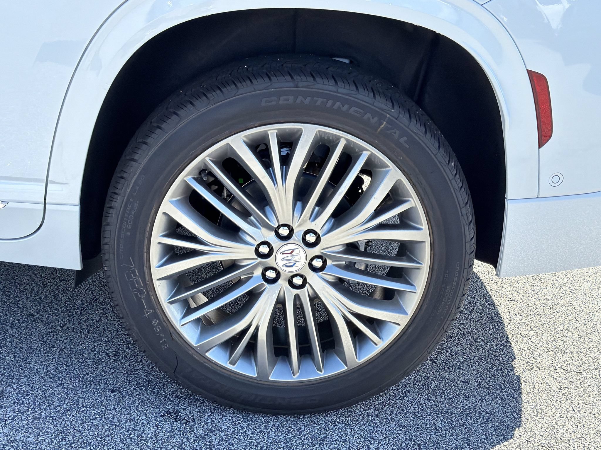 New 2027 Buick Enclave Avenir FWD image 30