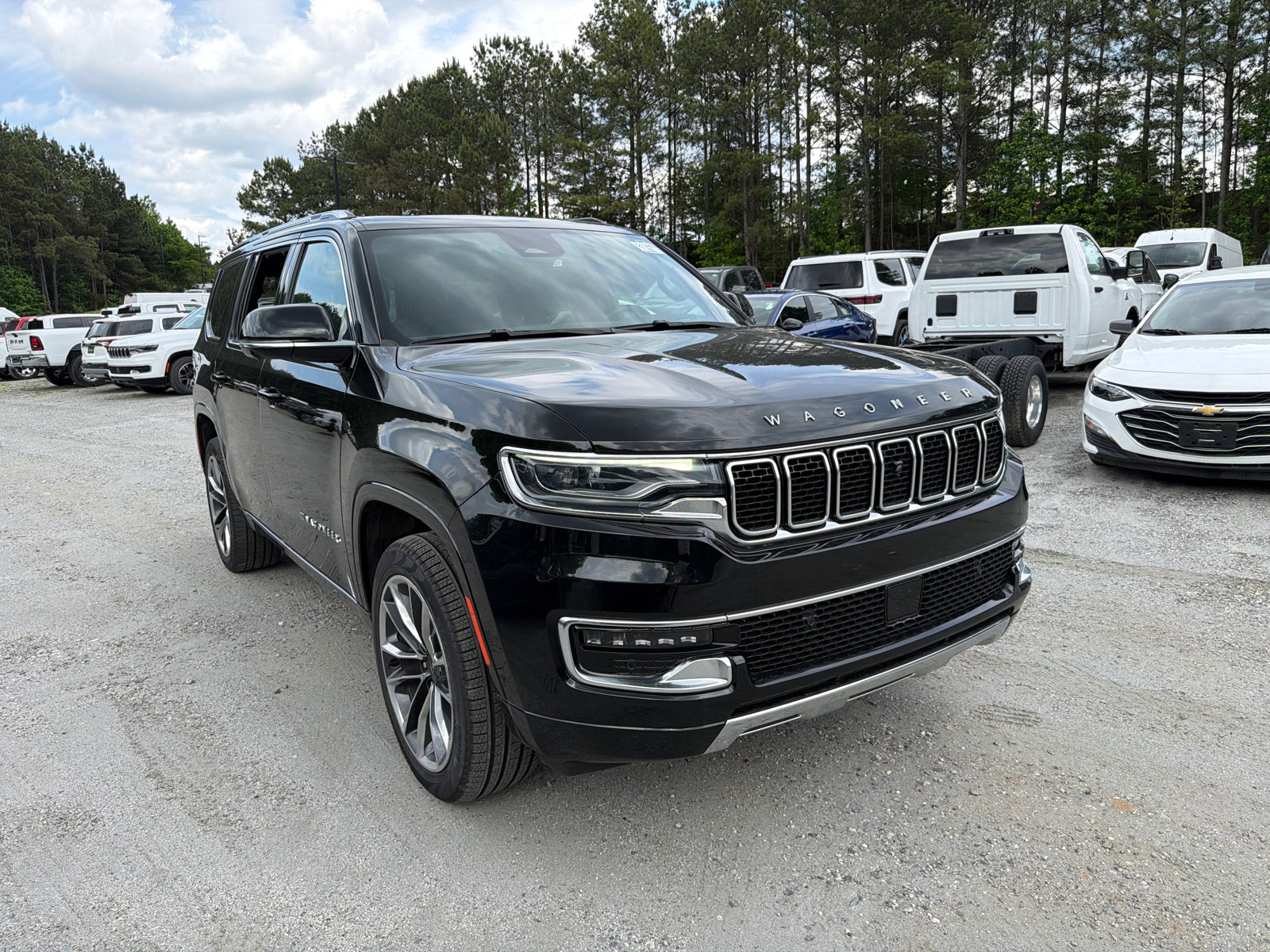 Used 2024 Jeep Wagoneer Series III w/ Premium Group I AWD/4WD image 5