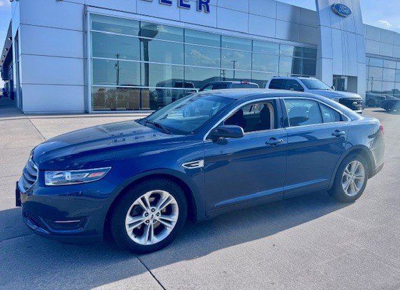 Used 2017 Ford Taurus SEL w/ Equipment Group 201A FWD image 3