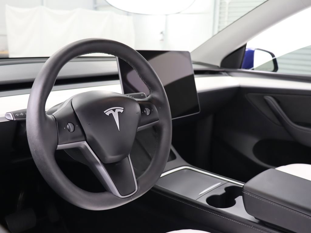 Used 2024 Tesla Model Y Long Range RWD image 14
