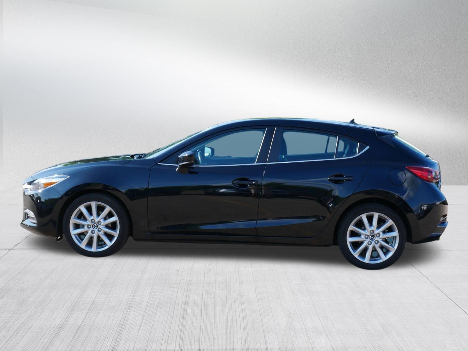 Used 2017 MAZDA MAZDA3 Touring FWD image 4