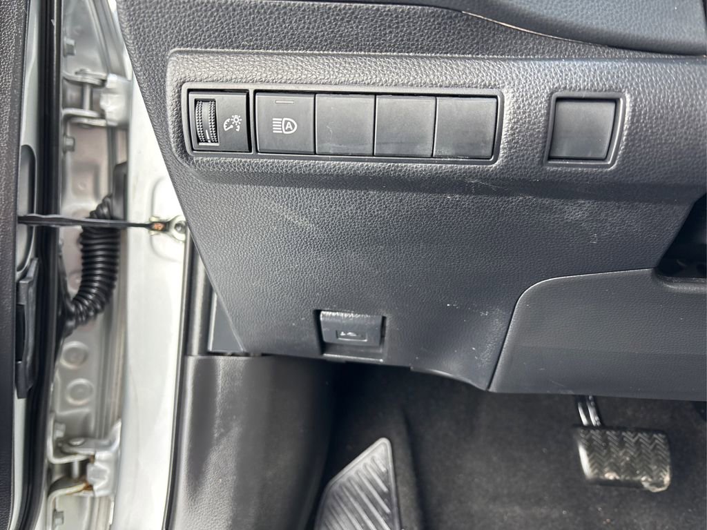 Used 2022 Toyota Corolla LE image 33