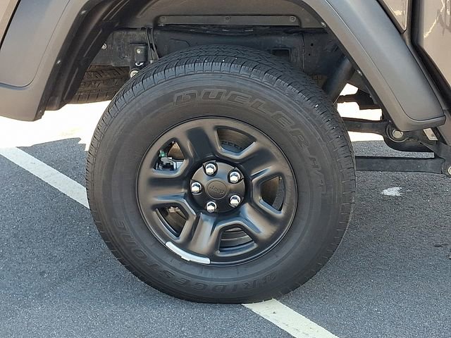 Used 2024 Jeep Gladiator Sport image 30