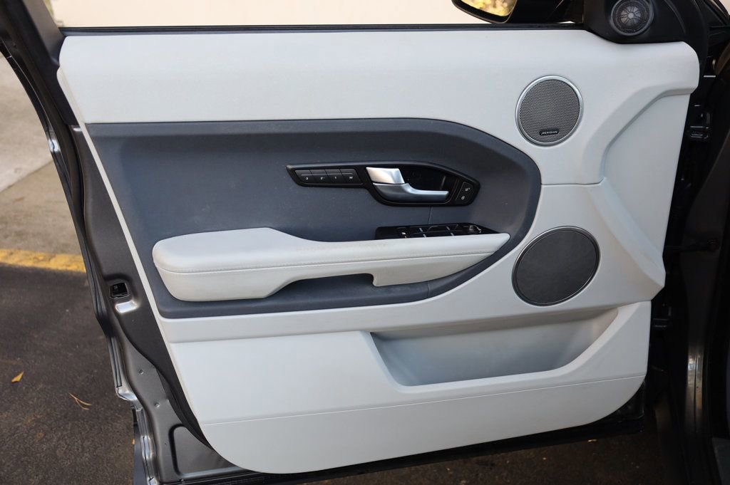 Used 2015 Land Rover Range Rover Evoque Pure Plus image 14