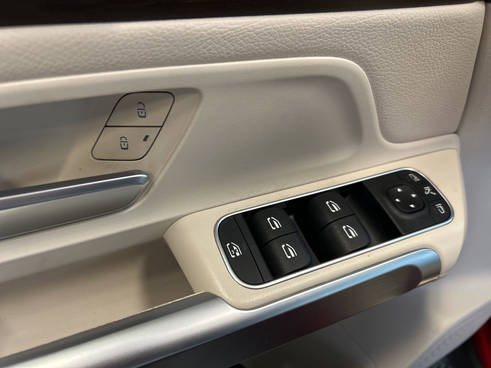 Used 2020 Mercedes-Benz GLB 250 4MATIC image 17