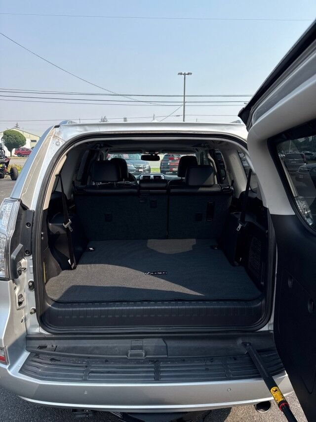 Used 2015 Lexus GX 460 w/ Premium Package AWD/4WD image 14