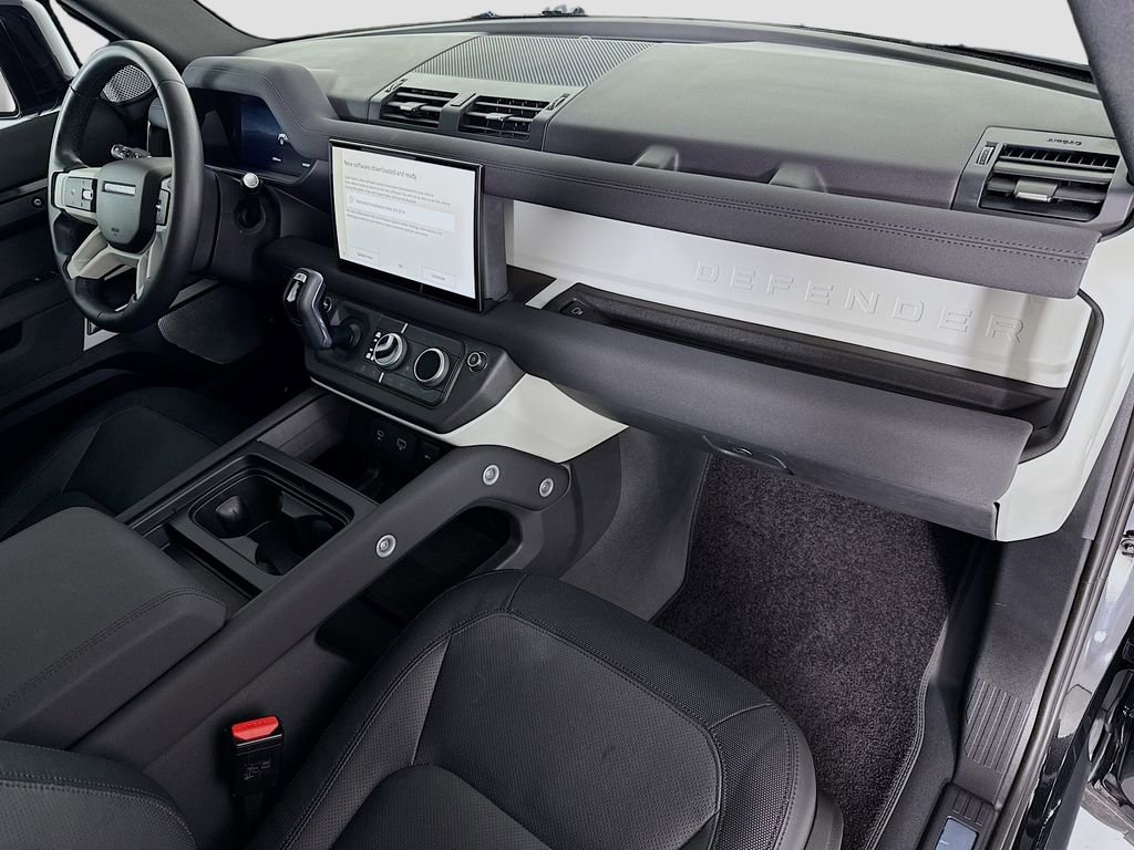 Used 2023 Land Rover Defender 130 X-Dynamic SE image 18