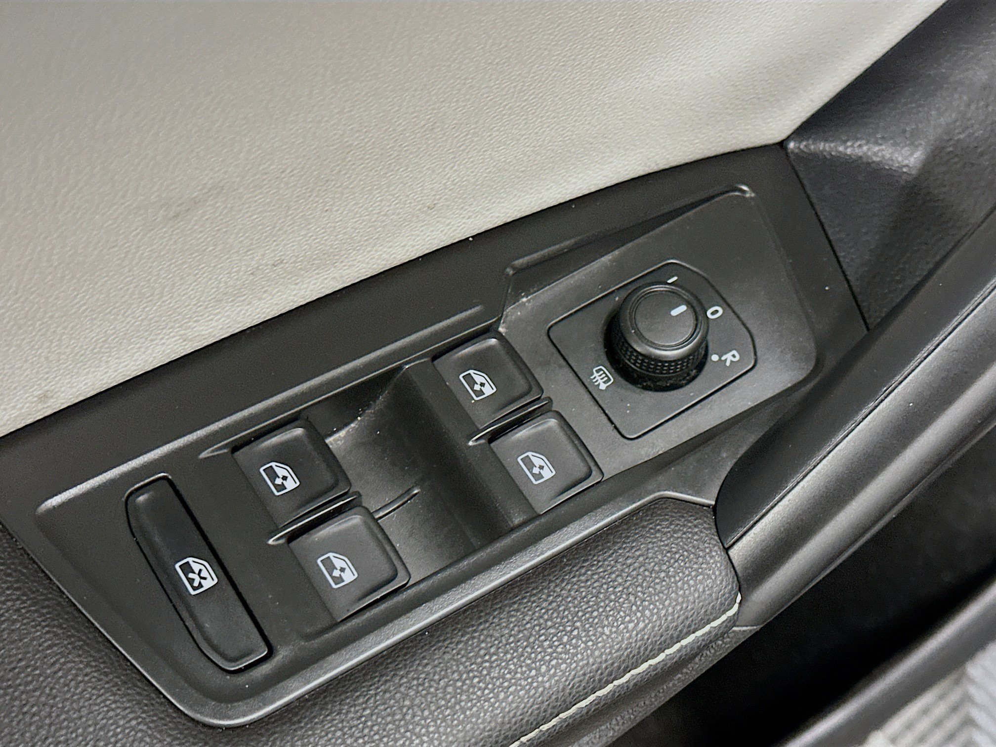 Used 2023 Volkswagen Tiguan S w/ Driver Assistance Package AWD/4WD image 15