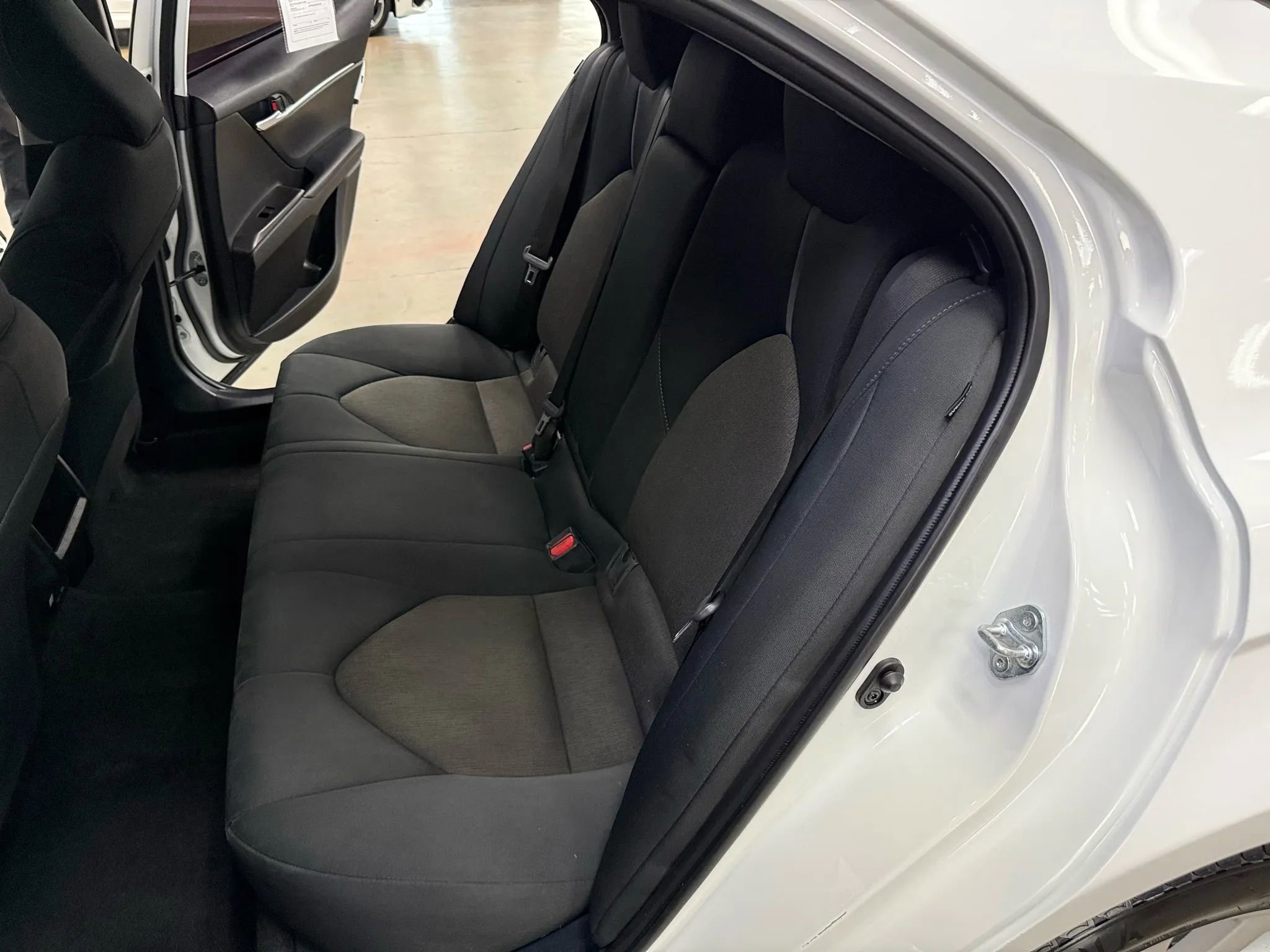 Used 2022 Toyota Camry LE image 11