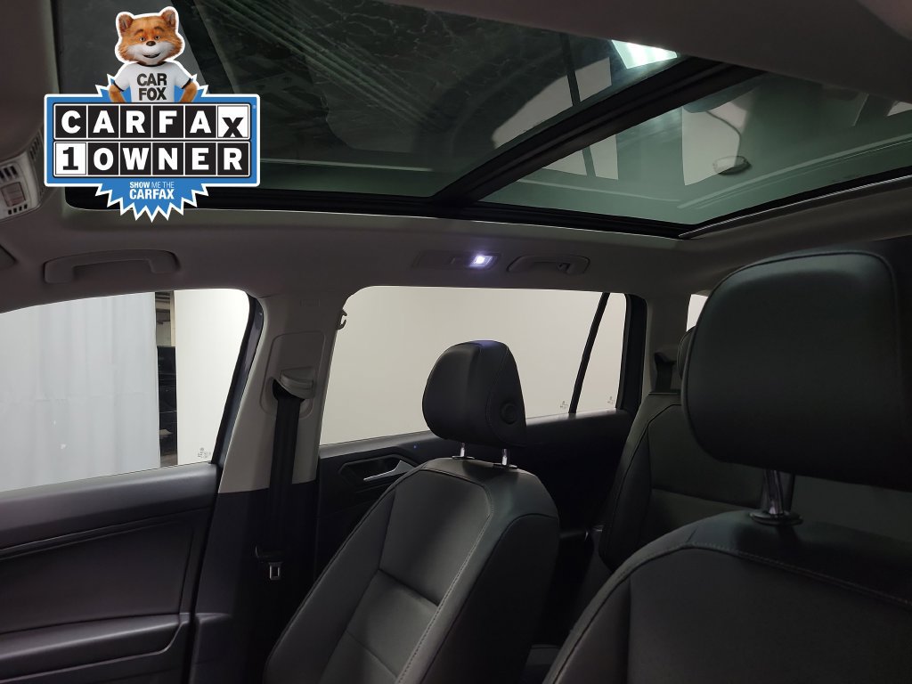 Used 2020 Volkswagen Tiguan SE w/ Panoramic Sunroof Package FWD image 16