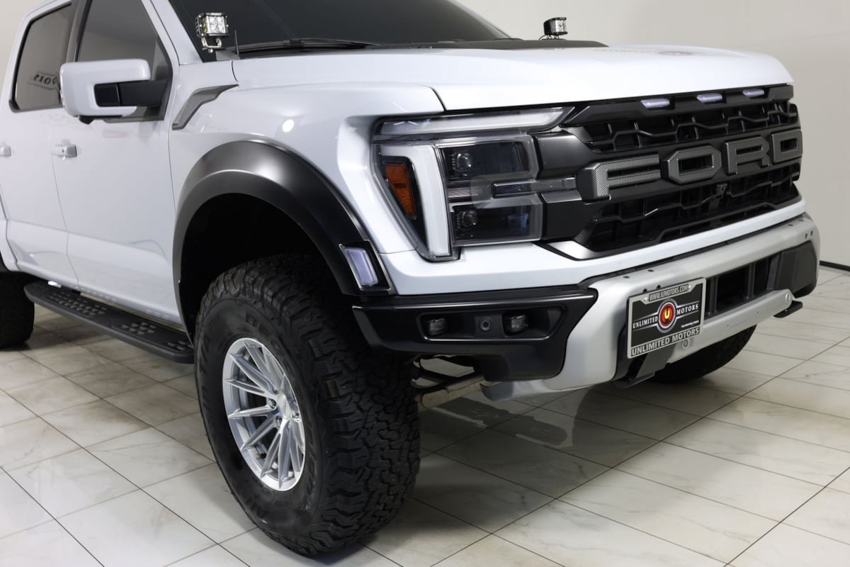 Used 2025 Ford F150 Raptor AWD/4WD image 38