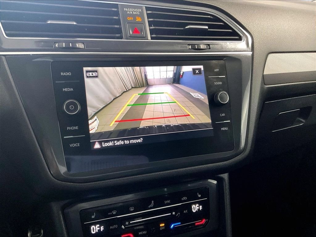 Used 2023 Volkswagen Tiguan SE R-Line AWD/4WD image 19
