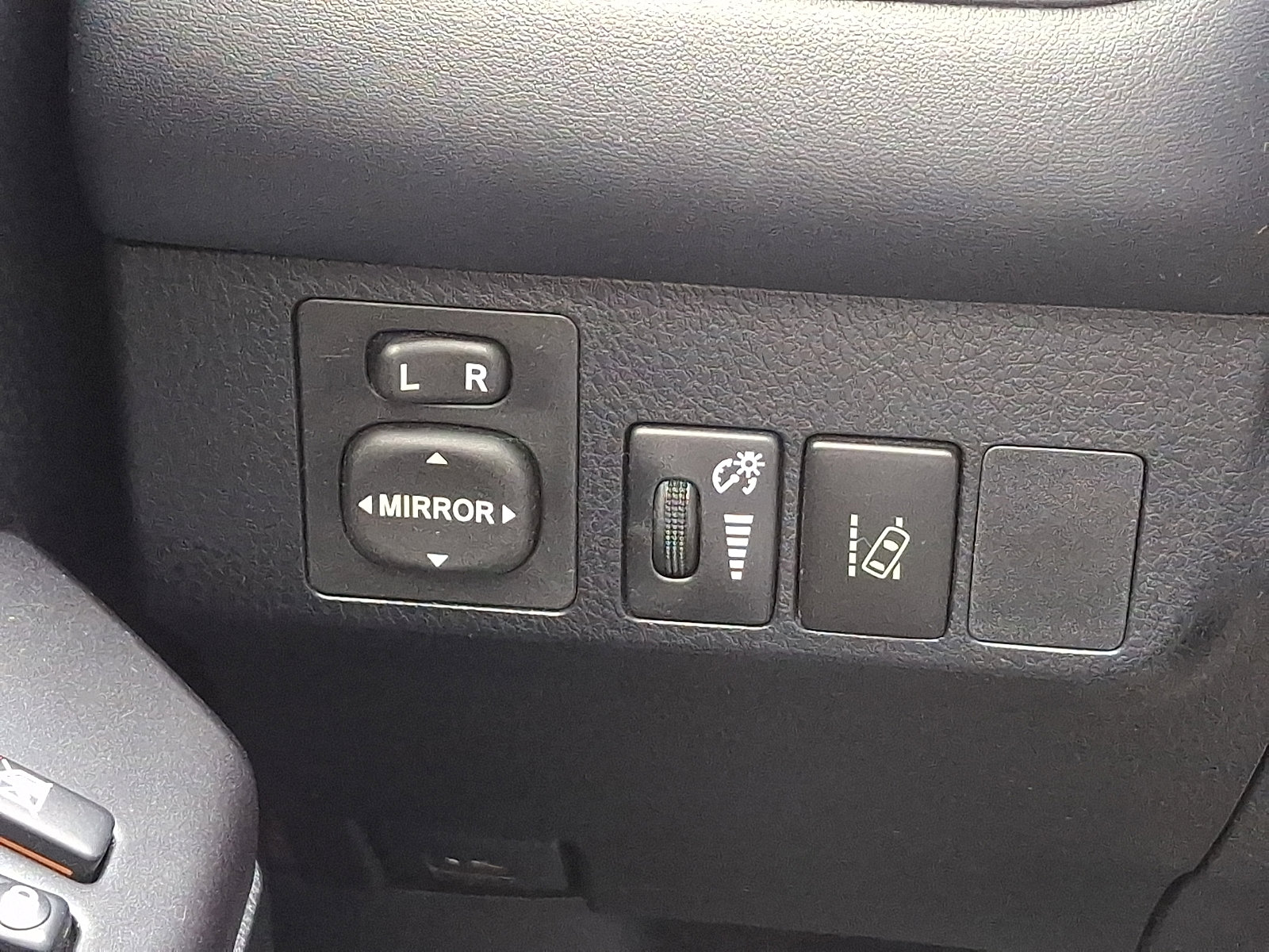 Used 2017 Toyota RAV4 XLE image 26