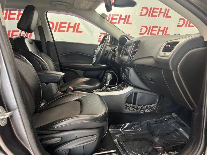 Used 2020 Jeep Compass Latitude w/ Cold Weather Group AWD/4WD image 12