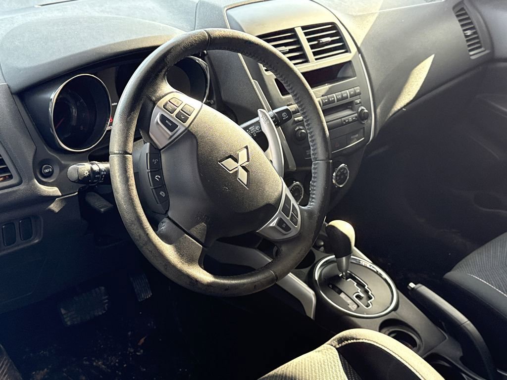 Used 2013 Mitsubishi Outlander Sport SE FWD image 9