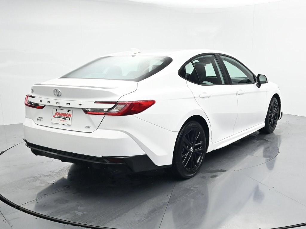 Used 2025 Toyota Camry SE AWD/4WD image 7