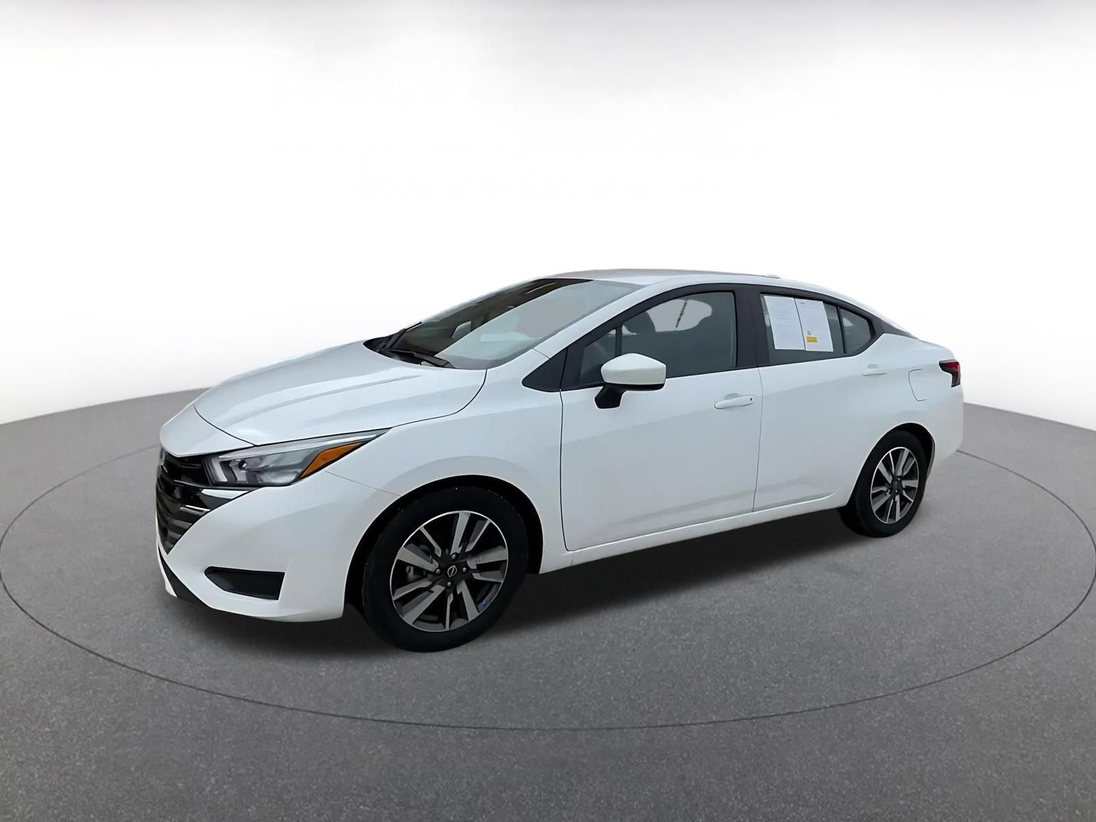 Used 2025 Nissan Versa SV image 8