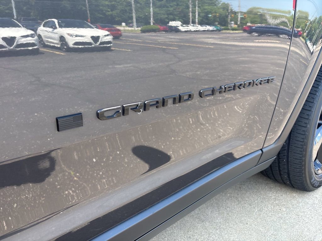 Used 2022 Jeep Grand Cherokee Altitude image 9