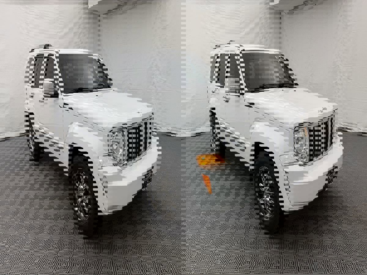 Used 2012 Jeep Liberty Limited w/ Comfort/Convenience Group image 4