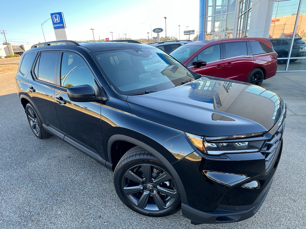 New 2025 Honda Pilot Sport image 3