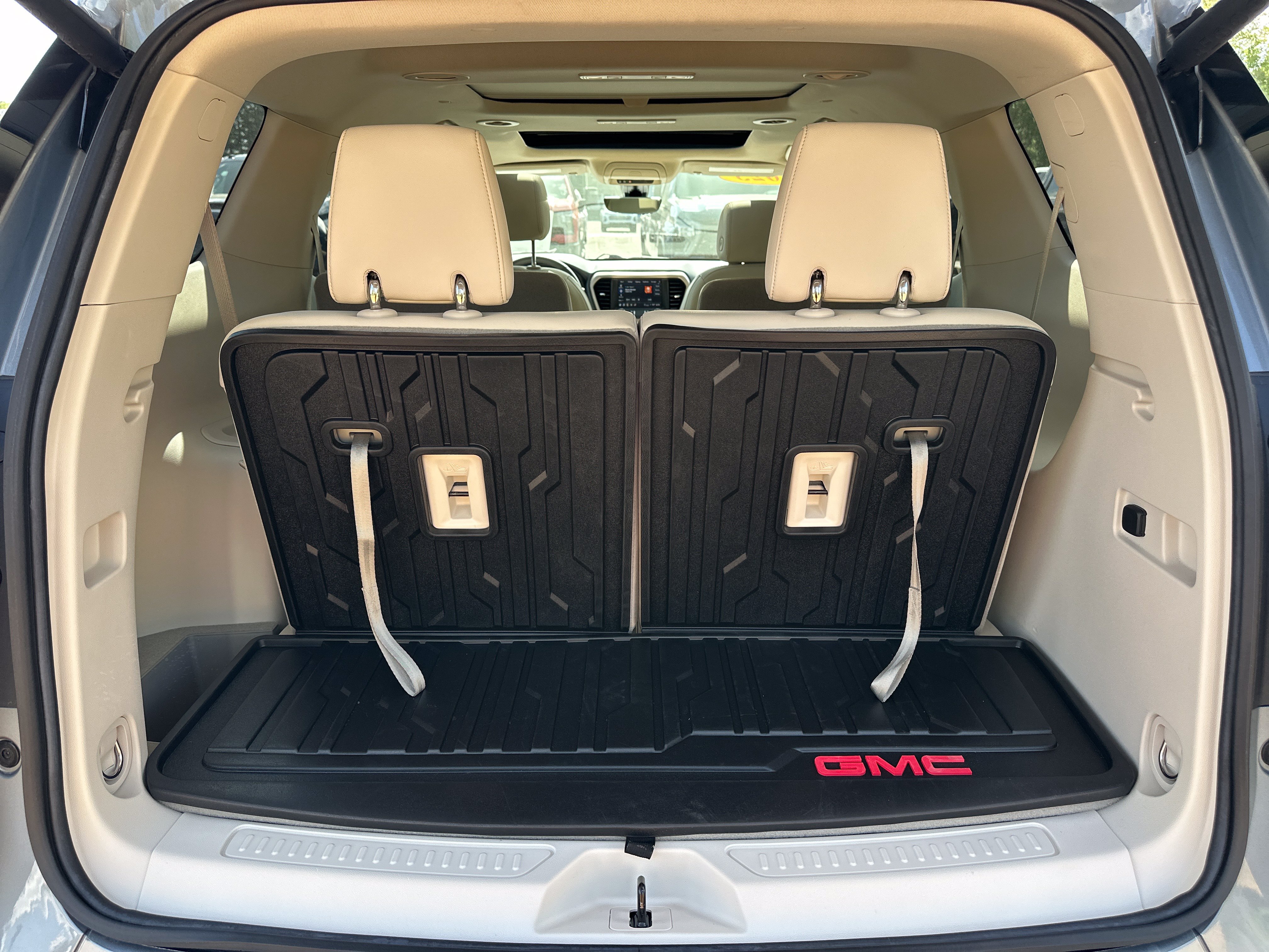 Used 2023 GMC Acadia Denali w/ Denali Ultimate Package FWD image 19