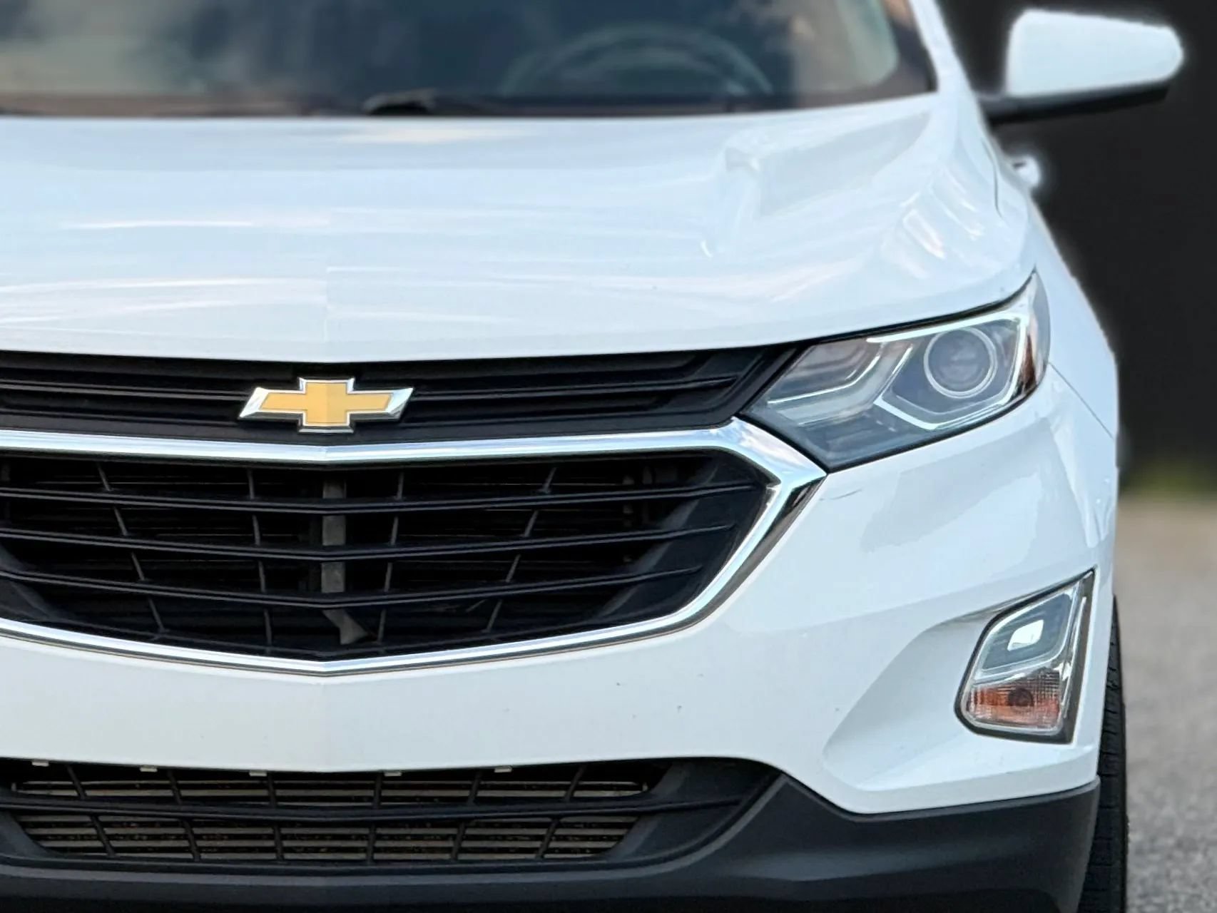 Used 2018 Chevrolet Equinox LT w/ LPO, Cargo Package AWD/4WD image 12