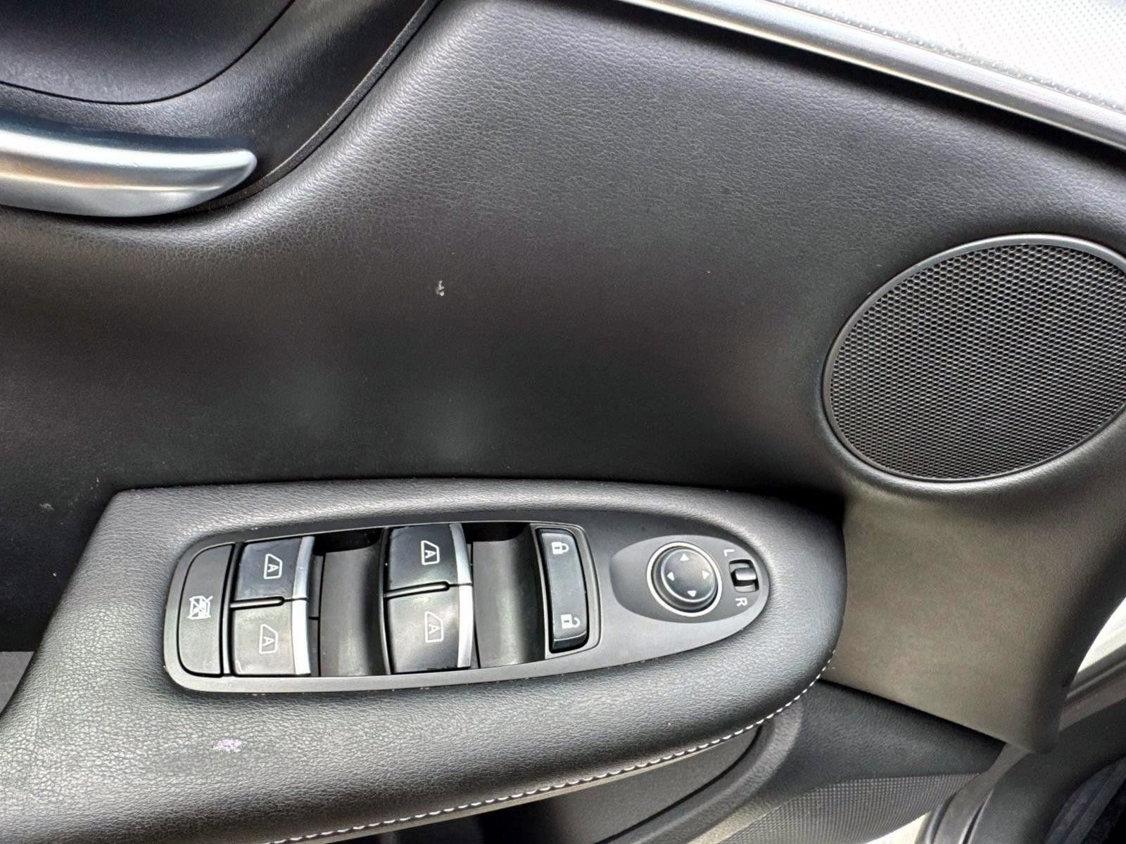 Used 2021 INFINITI QX50 Luxe w/ Accent Package image 8