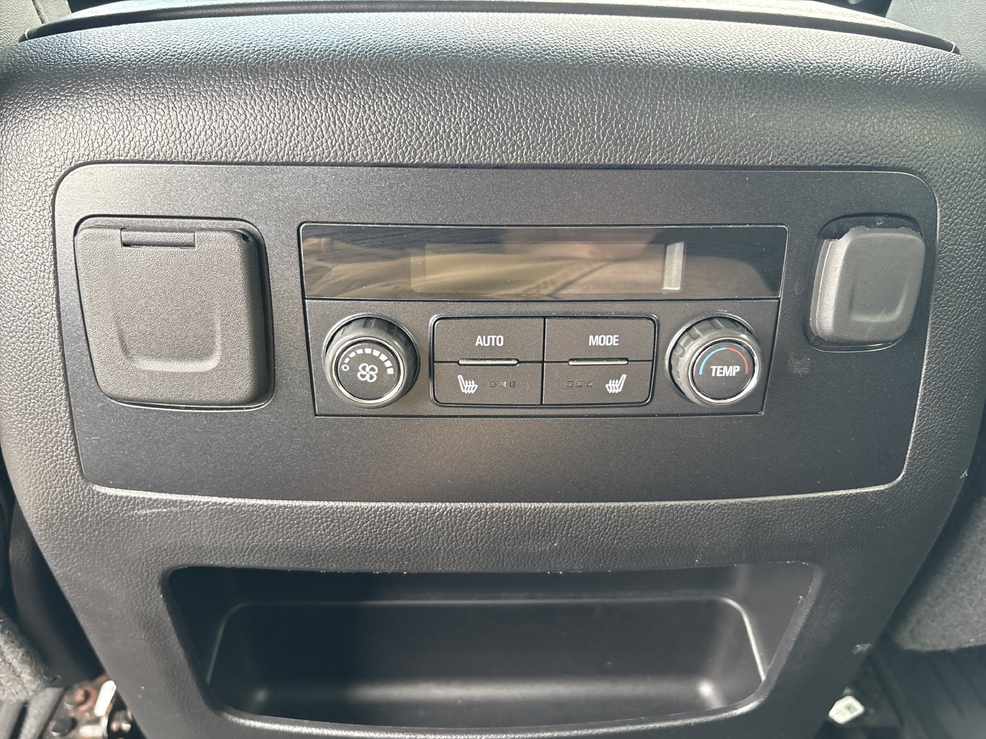 Used 2020 GMC Yukon Denali AWD/4WD image 4