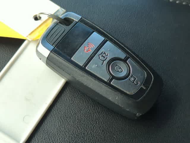 Used 2023 Ford Explorer XLT AWD/4WD image 36