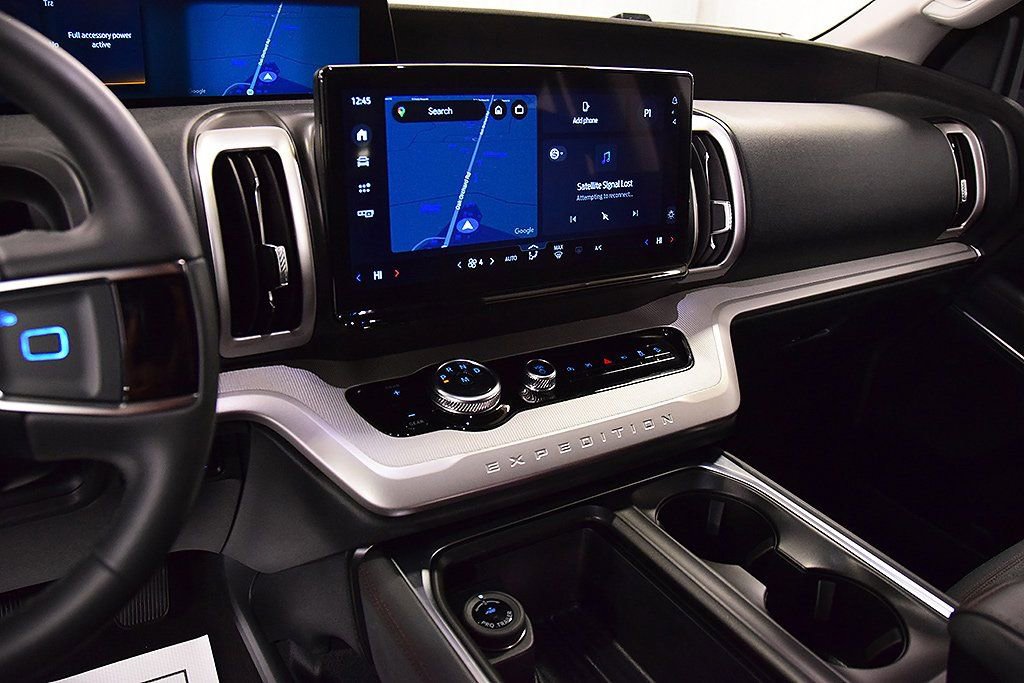 Used 2025 Ford Expedition Max Active AWD/4WD image 24