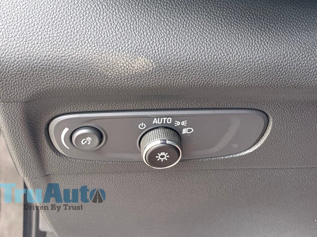 Used 2023 Buick Envision Preferred FWD image 38