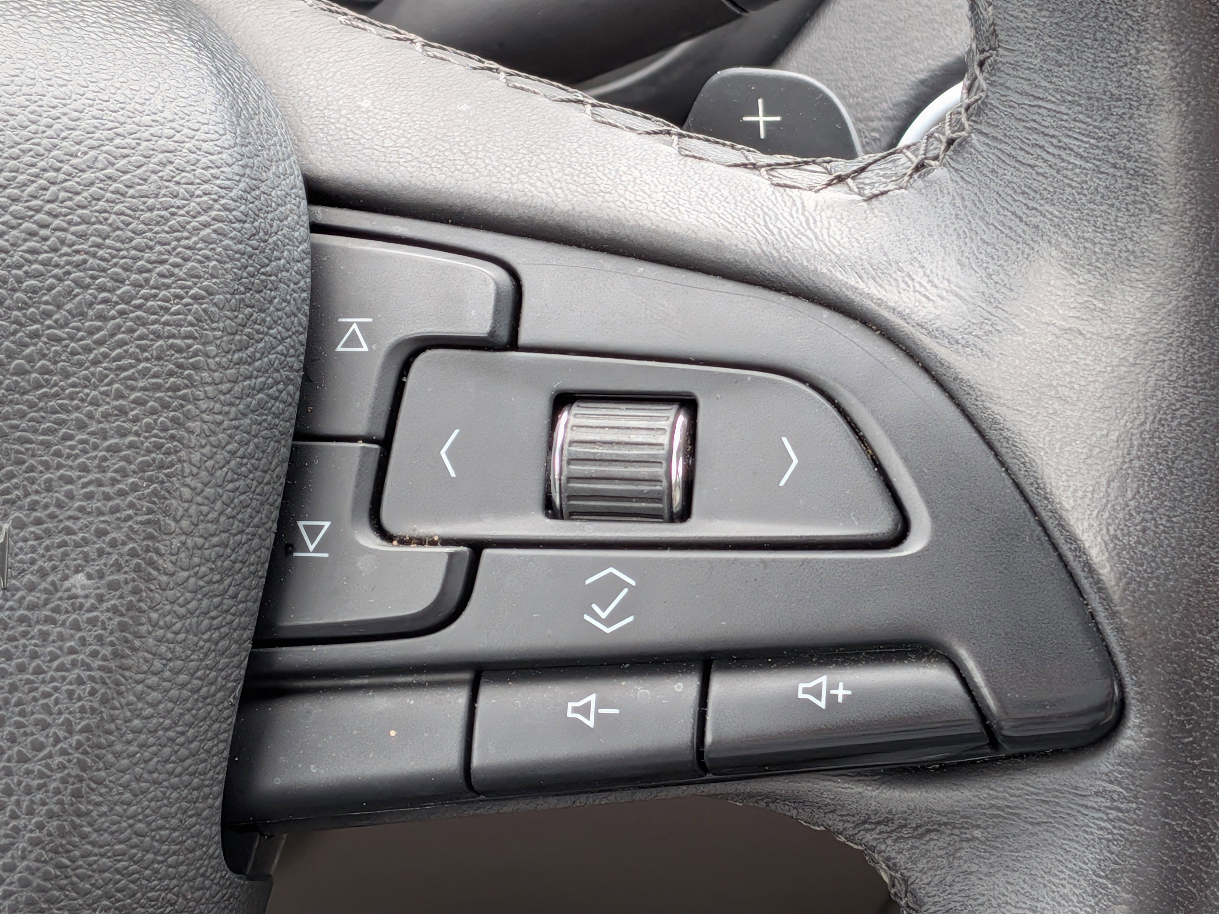 Certified 2019 Cadillac XT4 Luxury FWD image 24