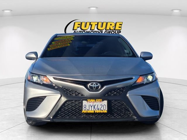 Used 2019 Toyota Camry SE w/ Accessory Appearance Package image 2