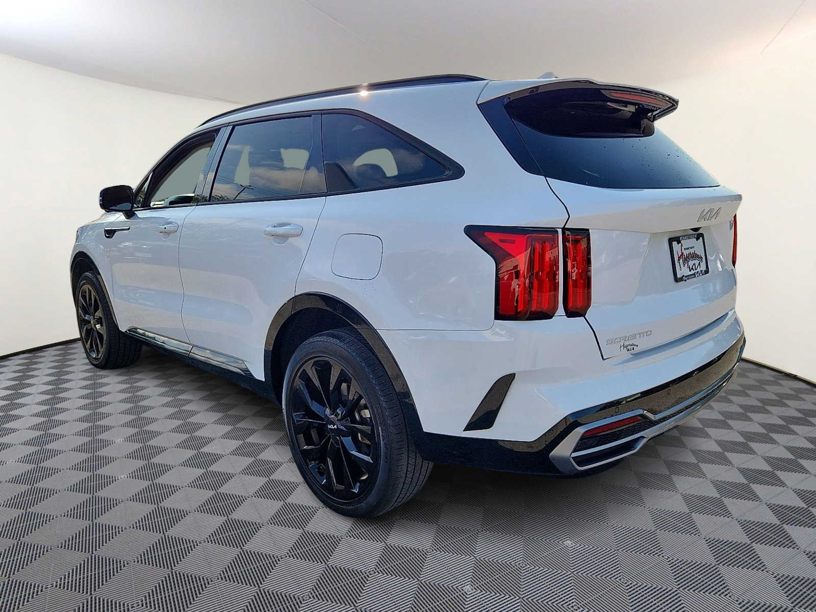 Certified 2023 Kia Sorento SX AWD/4WD image 4