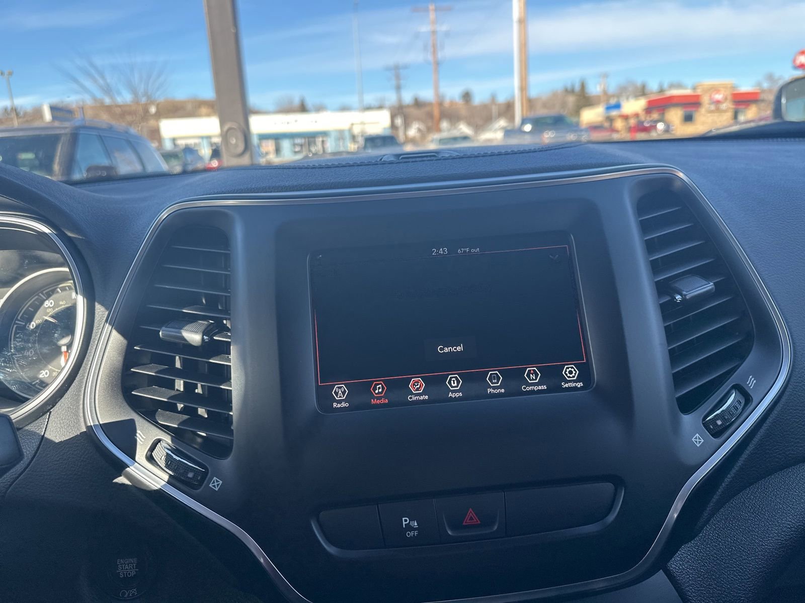 Used 2020 Jeep Cherokee Latitude Plus image 40