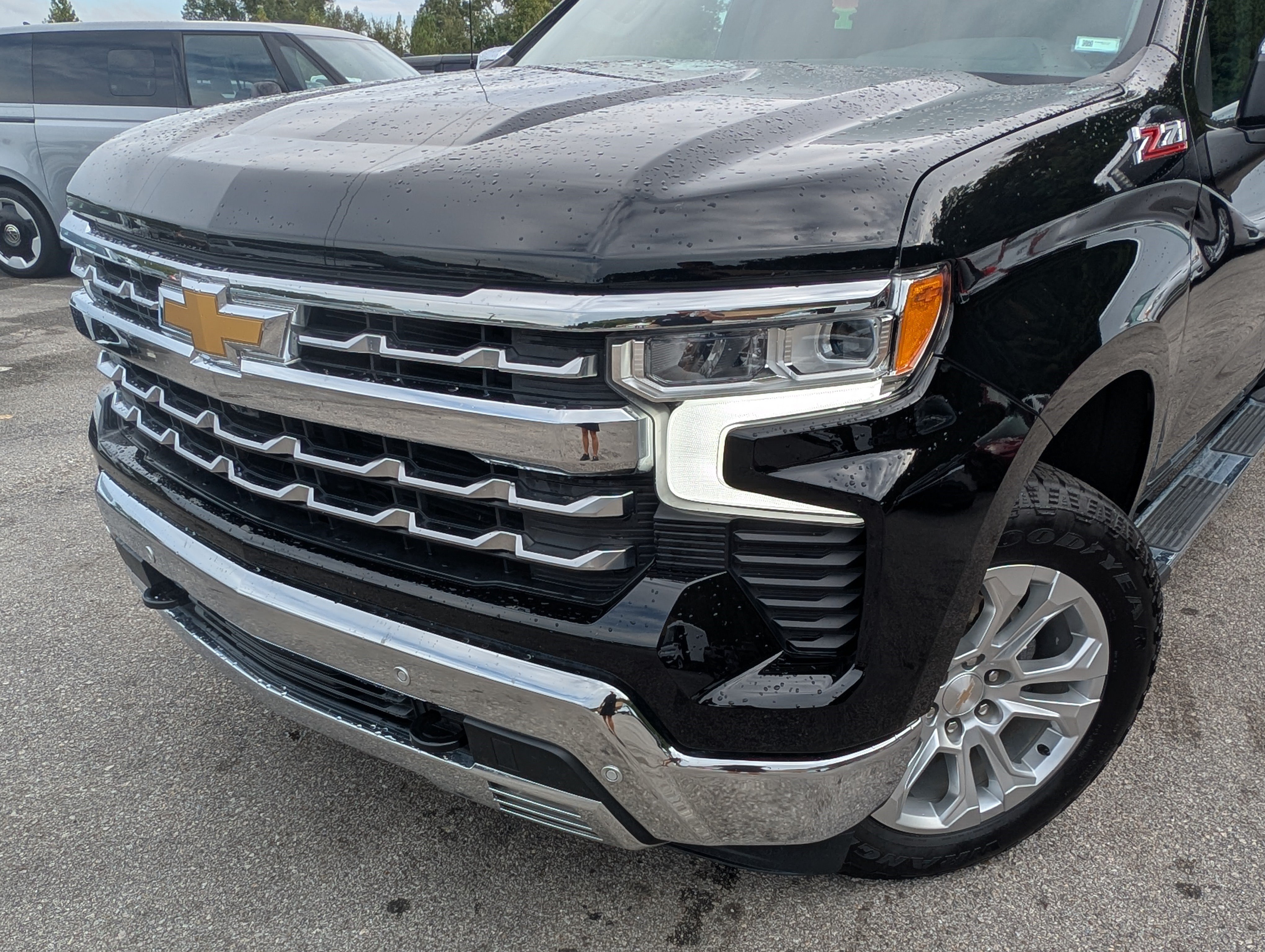 Used 2024 Chevrolet Silverado 1500 LTZ AWD/4WD image 13