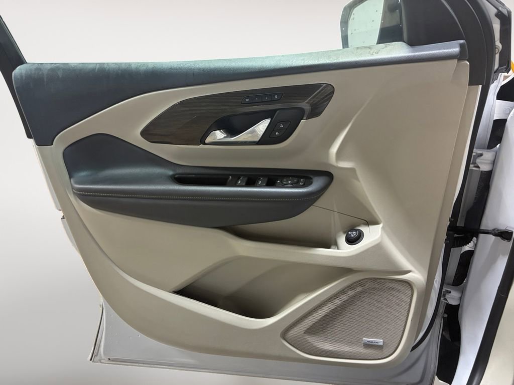 Used 2024 GMC Terrain Denali w/ Denali Premium Package image 28