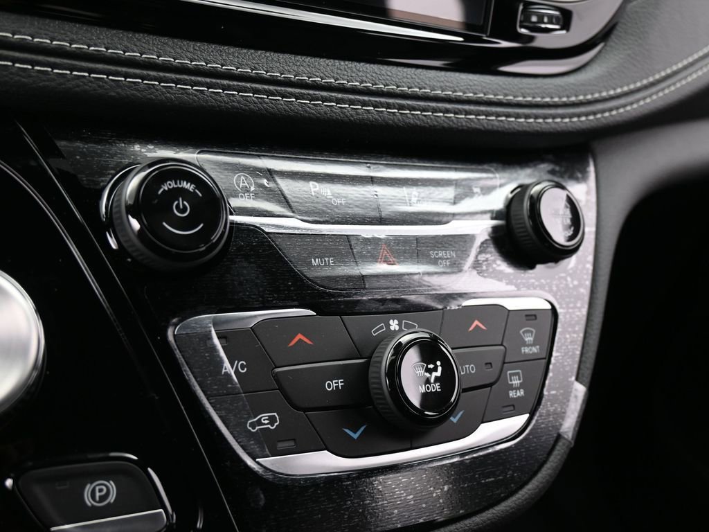 New 2026 Chrysler Pacifica Select image 19