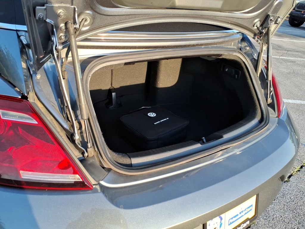 Used 2017 Volkswagen Beetle 1.8T S FWD image 7