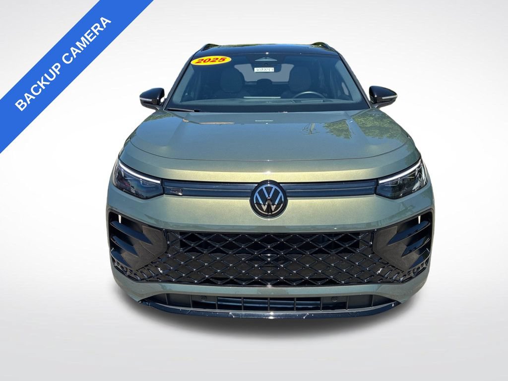 Used 2025 Volkswagen Tiguan SE R-Line AWD/4WD image 8