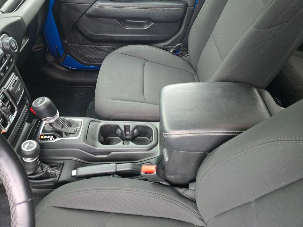 Used 2022 Jeep Wrangler Unlimited Sahara w/ Safety Group image 26